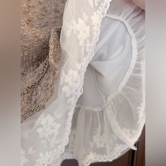 Girls Beige and Cream lace tunic or dress - 6x - Picture 9 of 11